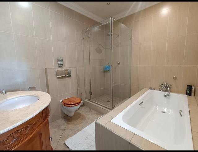 4 BEDROOM TOWNHOUSE FOR SALE IN VANDERBIJLPARK SE 2